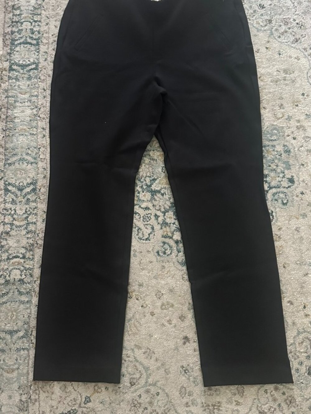 Chico’s Black Pull-On Pants Size 2.5 – Gently Used